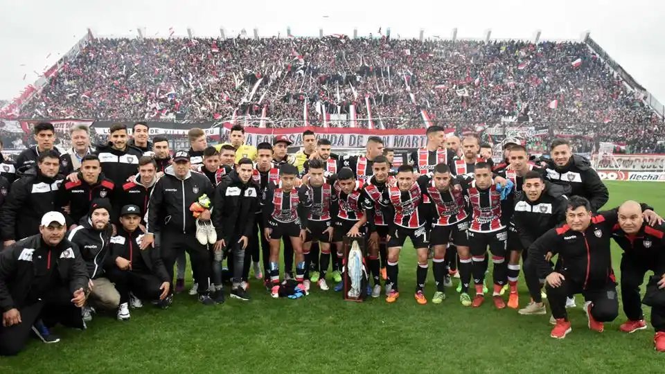 Chacarita retornó a Primera División después de siete años