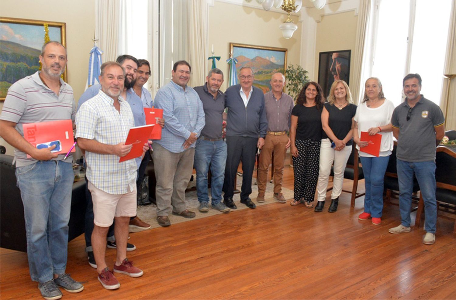 Acordaron sistema de becas deportivas clubes tandilenses junto al Municipio