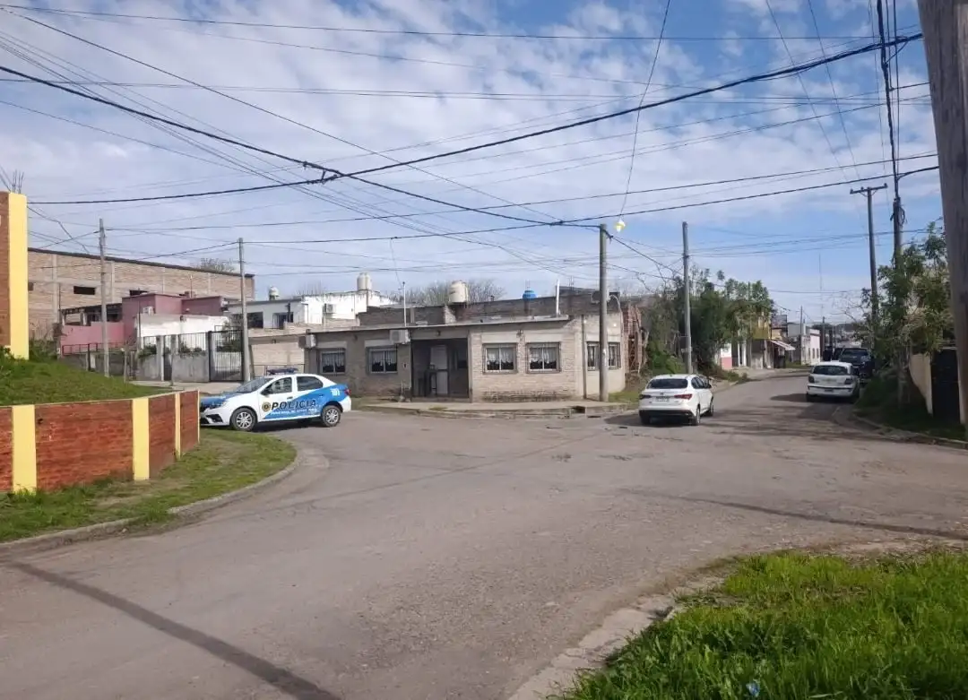 Choque en Victoria: un móvil policial y un taxi colisionaron en pleno operativo
