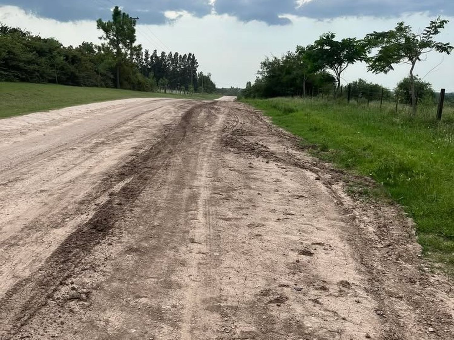 "Una vergüenza el camino a la escuela 13"