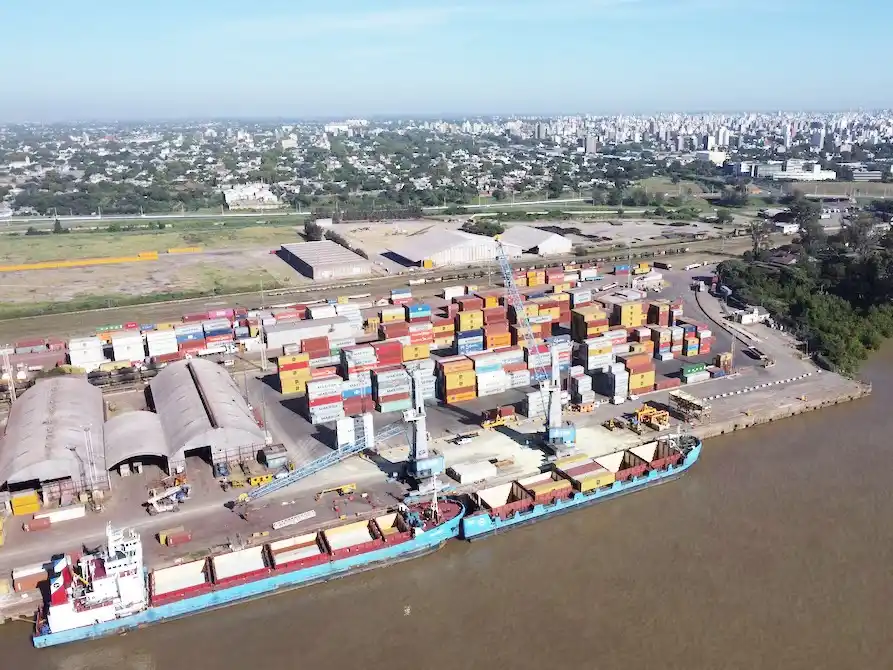 El Gobierno desreguló la venta de combustible para los buques que cargan mercadería en los puertos argentinos