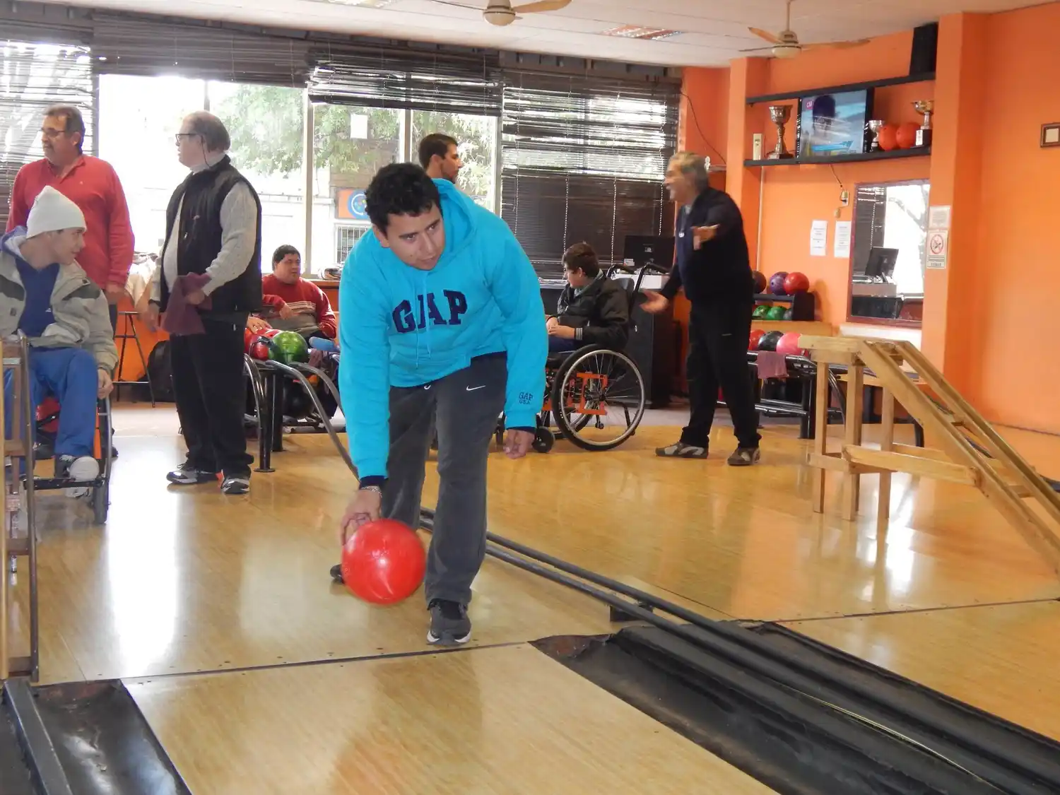 El bowling para discapacitados cumple 10 años