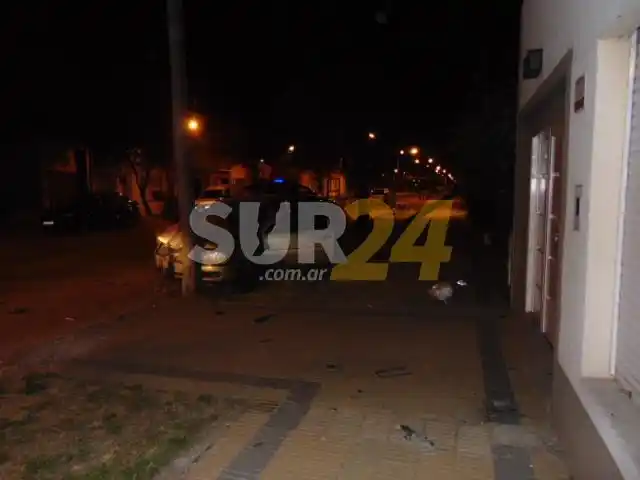 Fuerte choque a la madrugada con una joven lesionada