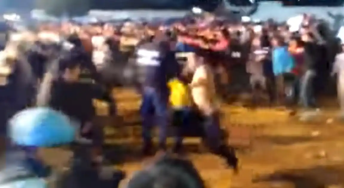 Video: un baile de La Mona Jiménez terminó en una batalla campal