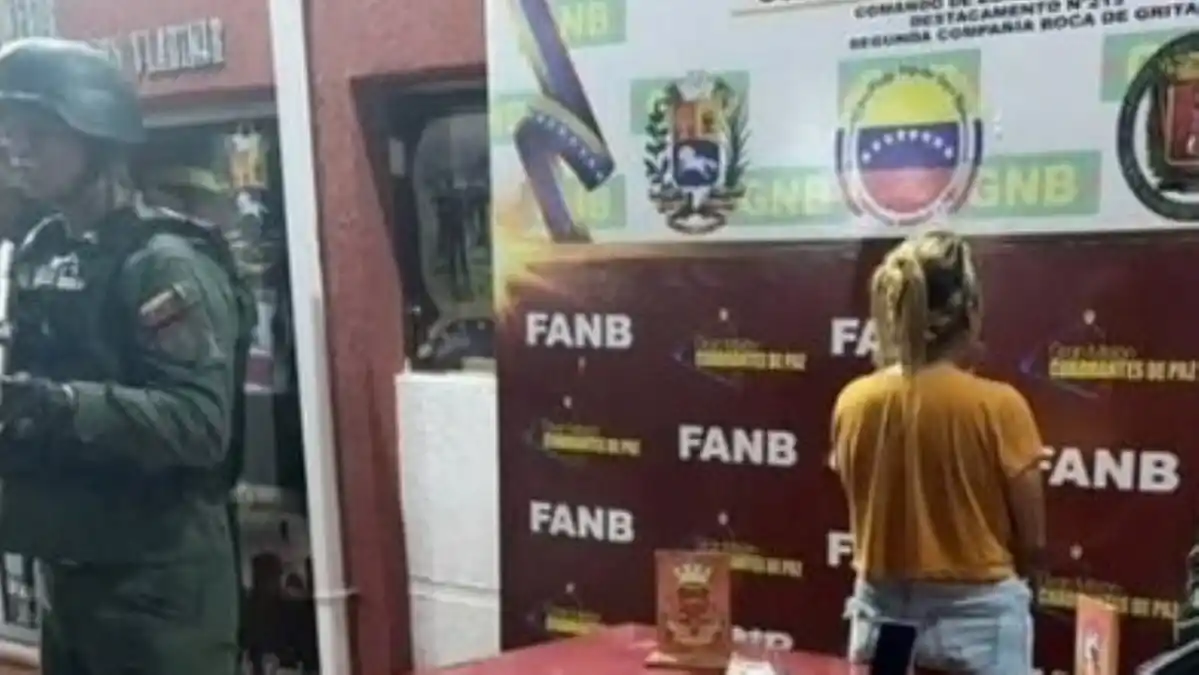 Perro de seguridad detectó droga en partes íntimas de una mujer