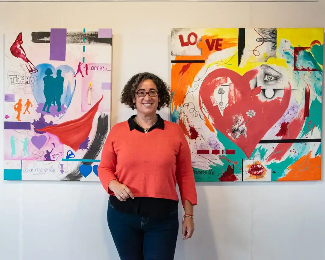 Caro Mansilla: “Siempre pinto sobre el amor”