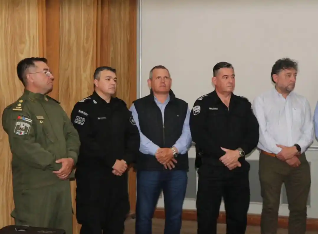 Autoridades policiales y ministeriales se reunieron en Rafaela para coordinar la implementación del “911 Rural” y definir protocolos ante delitos en zonas rurales. - 3