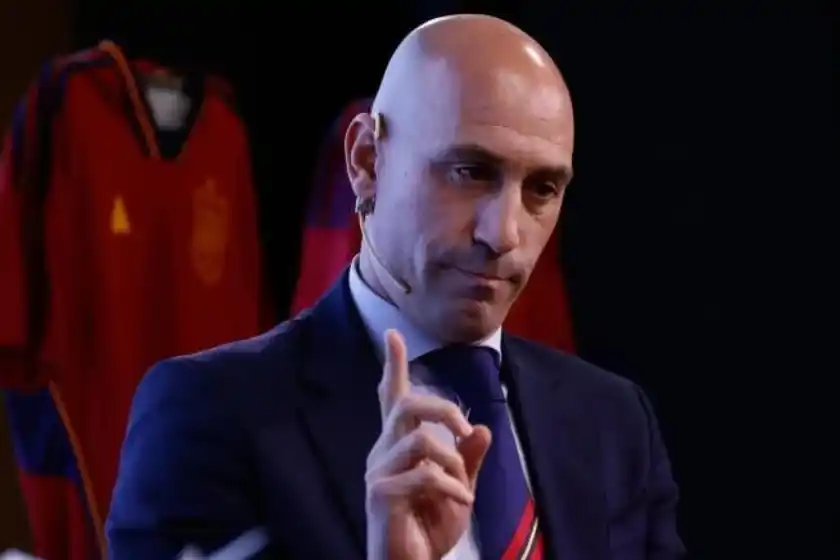 Luis Rubiales renunció como presidente de la Real Federación Española de Fútbol