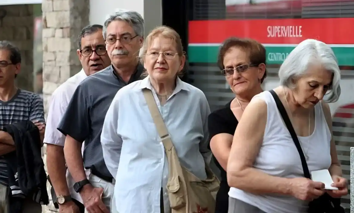 El Gobierno confirmó que vetará el aumento a los jubilados: “Es una irresponsabilidad política”