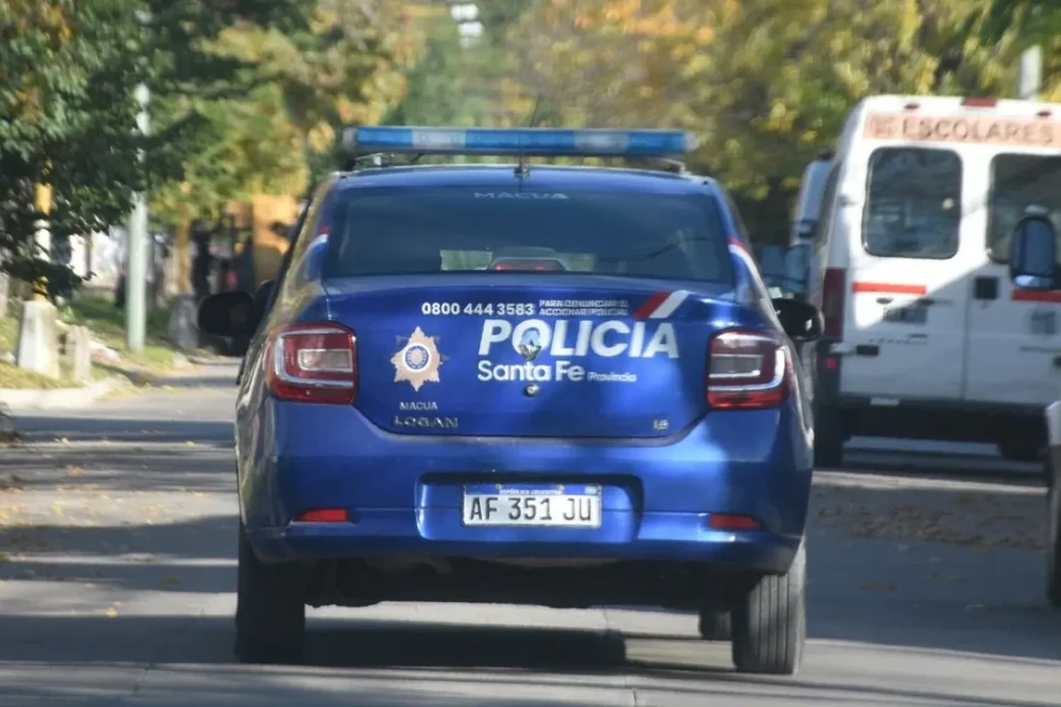 Violó una medida restrictiva de acercamiento, golpeó a su ex mujer y amenazó a la policía con un arma