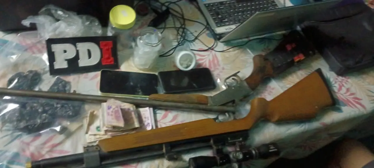 Microtráfico en San Vicente: dos detenidos con marihuana, cocaína y armas en Rafaela