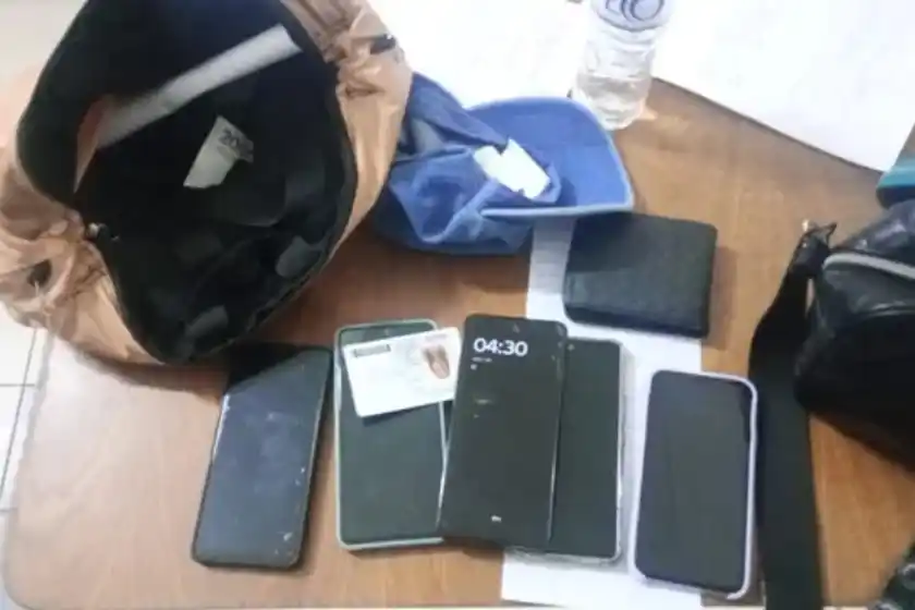 Robaron celulares durante un recital y fueron detenidas en el macrocentro
