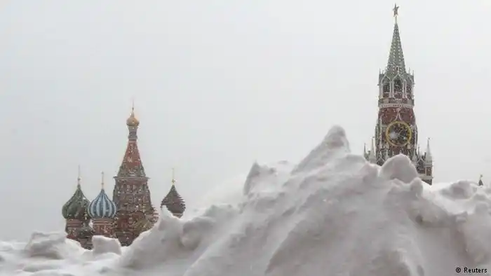 Tormenta y nieve desatan el caos en Moscú