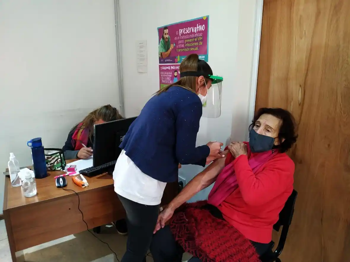 La Municipalidad continúa con los operativos de vacunación contra COVID y gripe