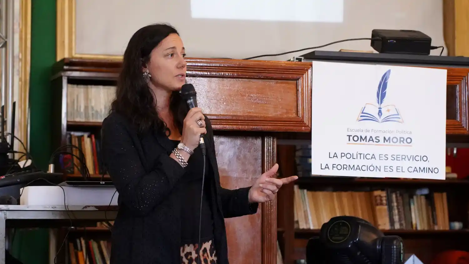 María Josefina Paviotti, coordinadora de la escuela.