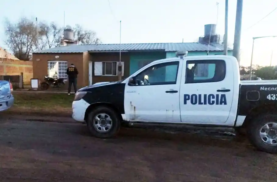 Investigan robo en una casa mientras una familia dormía