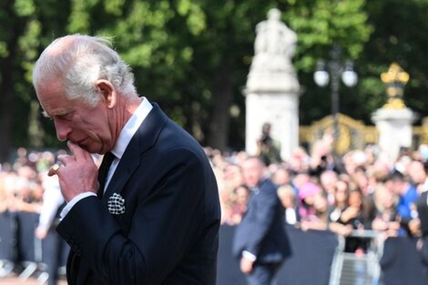 Carlos III declaró no laborable el día del funeral de Isabel II