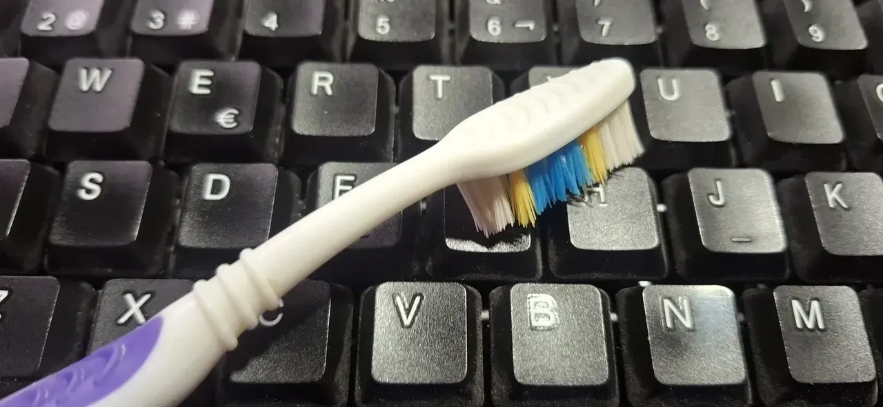 Consejos para reutilizar y no tirar tu cepillo de dientes viejo