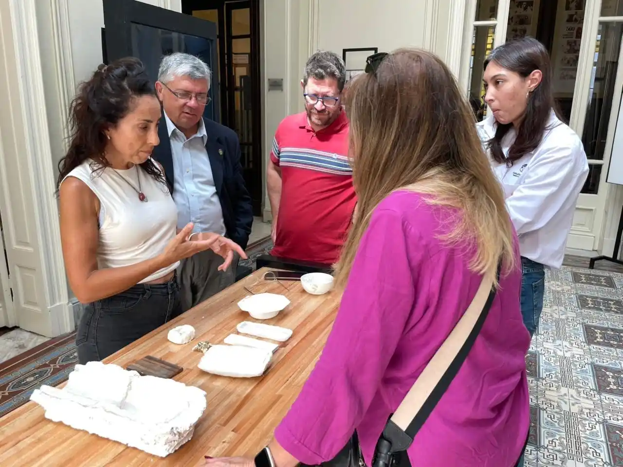 Museos locales recibieron a profesionales del Palacio San José para fortalecer vínculos e intercambiar experiencias