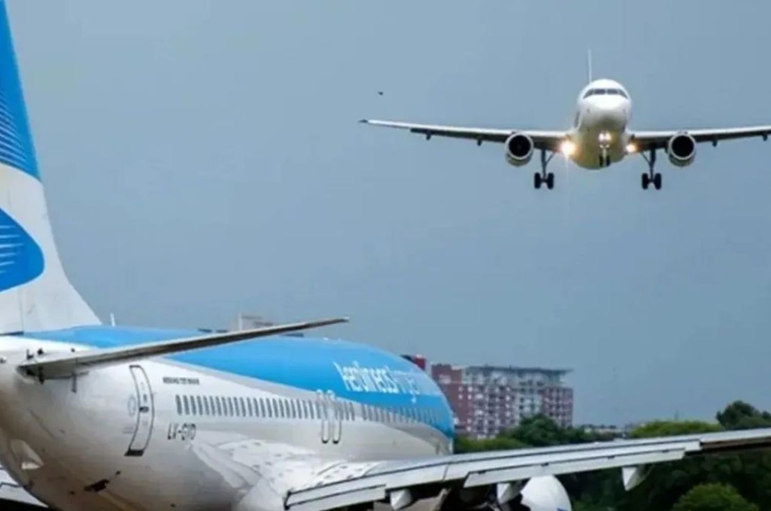 Ezeiza con más salidas que llegadas: el INDEC revela un fuerte desequilibrio aéreo