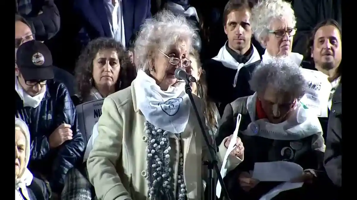 Estela de Carlotto en la marcha contra el 2x1: “Señores jueces, nunca más un genocida suelto"