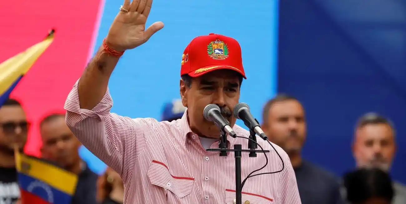 Nicolás Maduro encabezó un acto masivo chavista este lunes en Caracas. Foto: Reuters