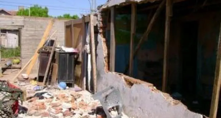 Amenazas y destrozos en una vivienda