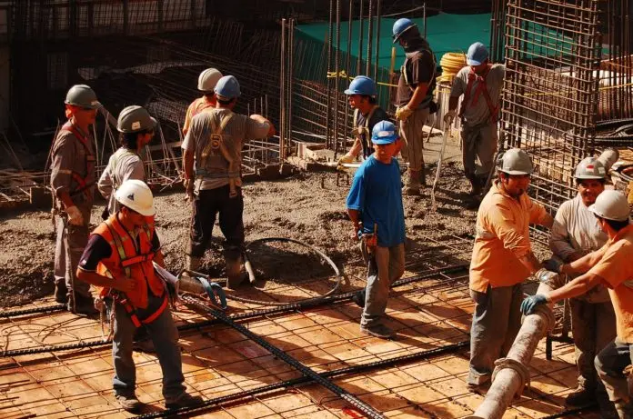 Desde el Gobierno descartan un avance en la reducción de la jornada laboral