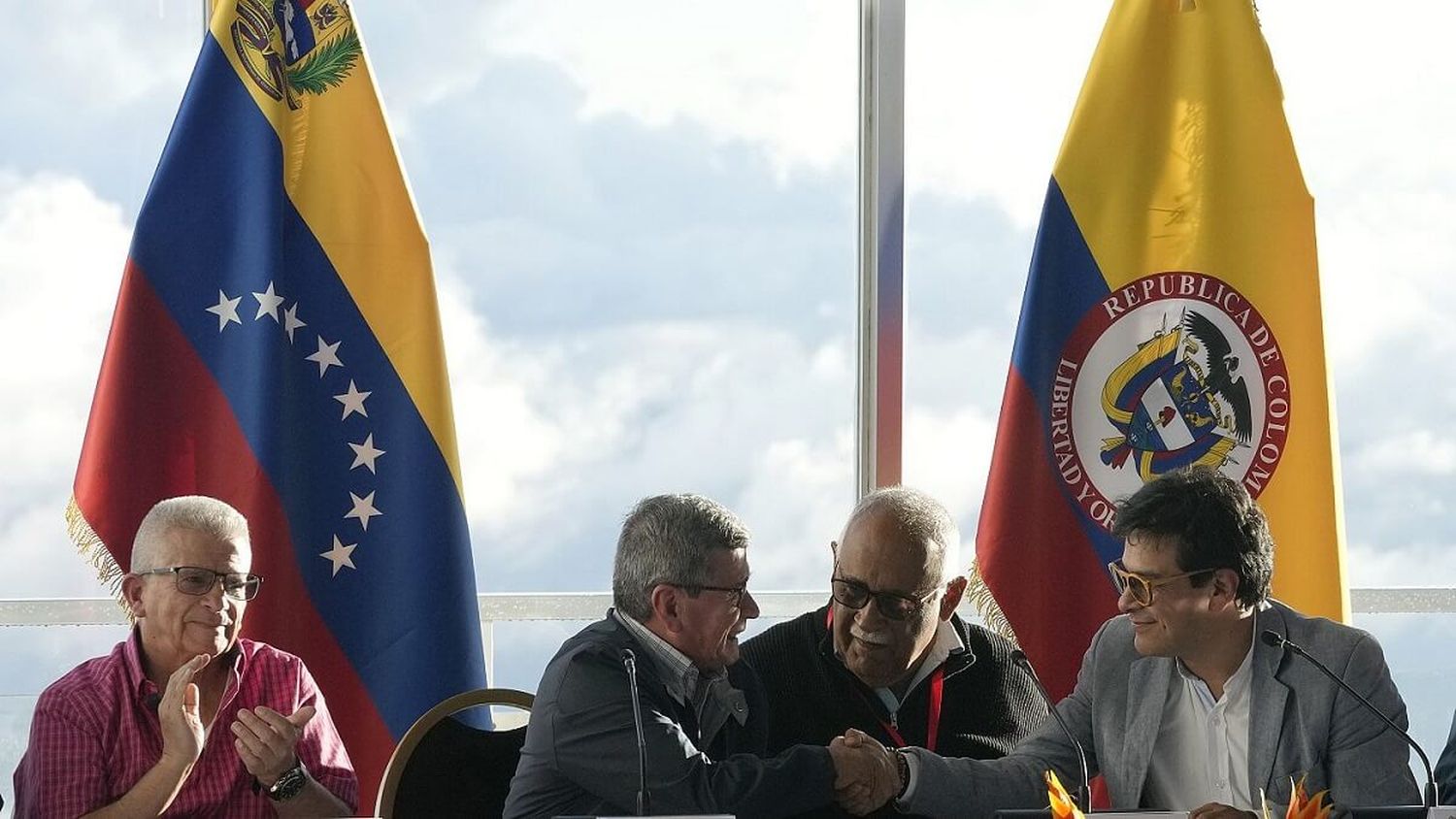 ¿CUÁNTOS PAÍSES meterán la mano en la sopa? Lo que piden Petro y el ELN para el acuerdo de paz