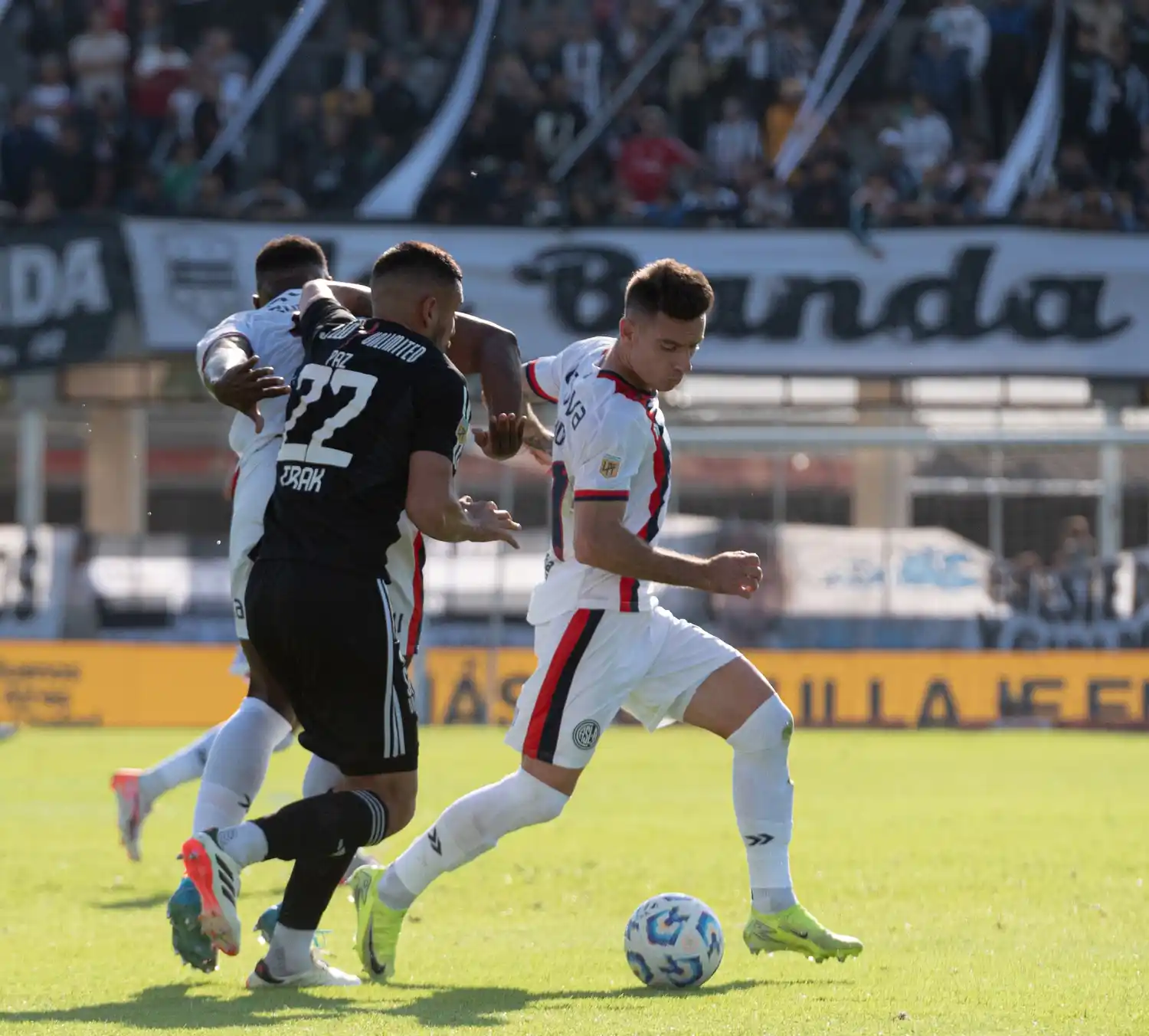 San Lorenzo no desniveló y repartió puntos con Riestra