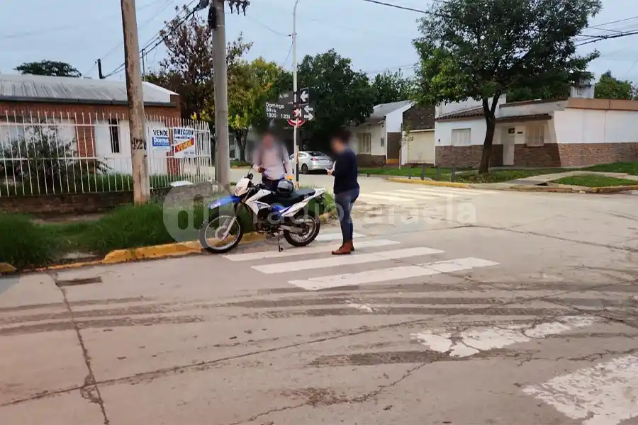 Chocaron mientras doblaban al mismo tiempo