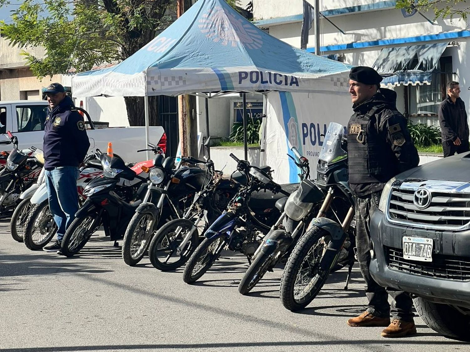 La Policía secuestró motos, drogas, armas y municiones: seis arrestados