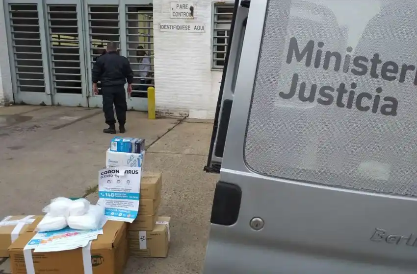 Entregan kit de protección de coronavirus a agentes del Servicio Penitenciario Bonaerense