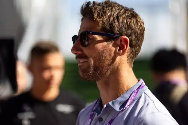 El francés Grosjean será compañero de Canapino