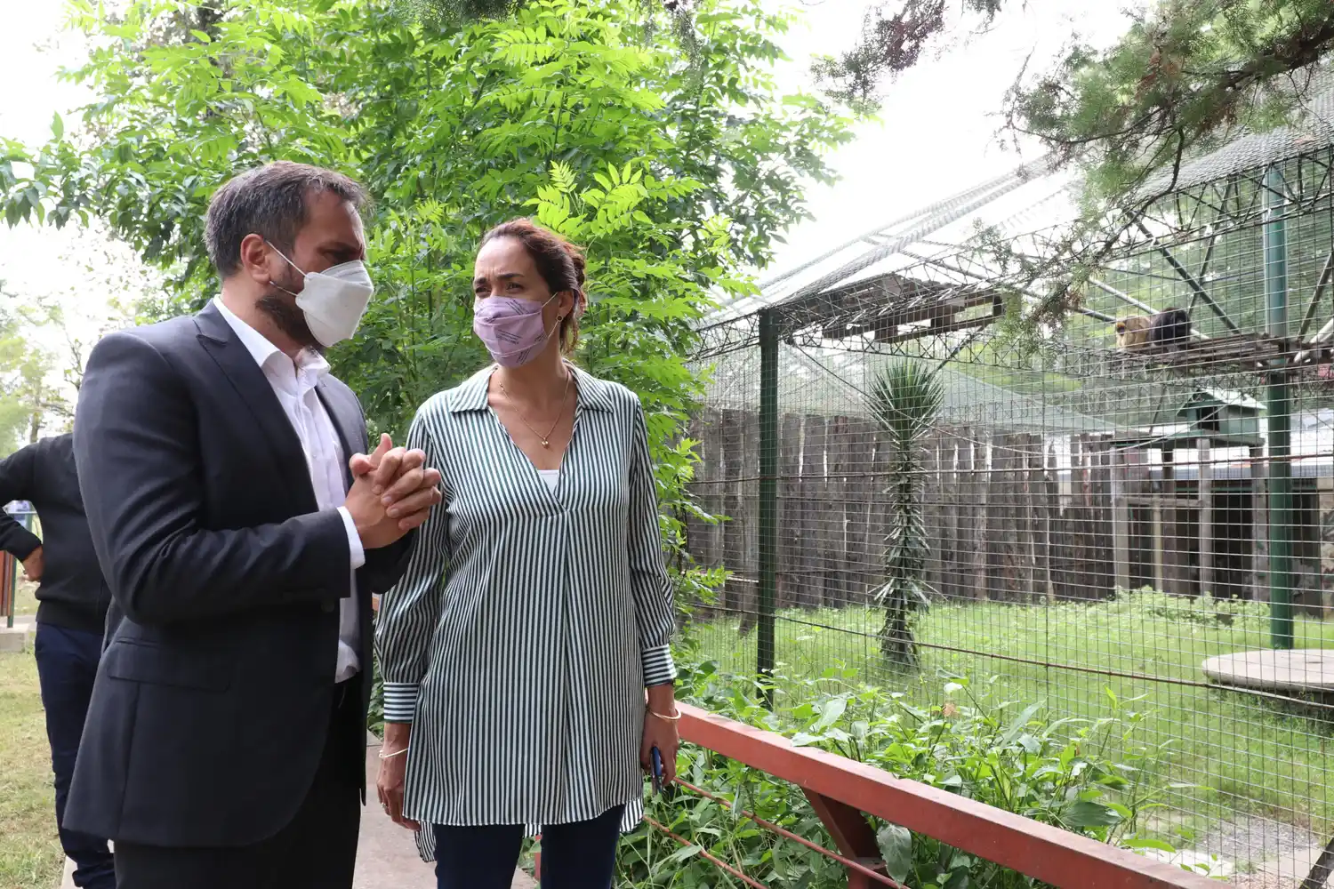 Gonnet y Cabandie recorrieron la granja “La Esmeralda”