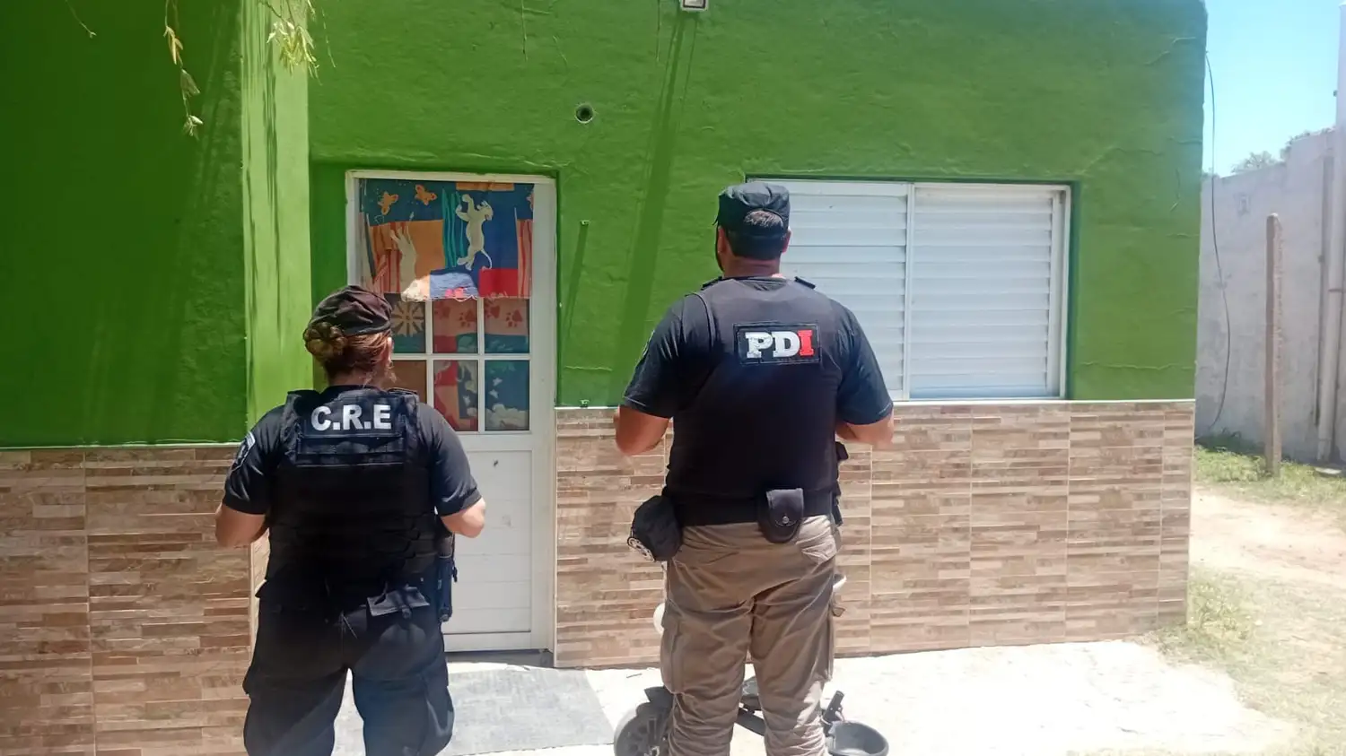 PDI DETUVO A UN HOMBRE EN CERES POR TENTATIVA DE HOMICIDIO allanamiento secuestro, celular - 6