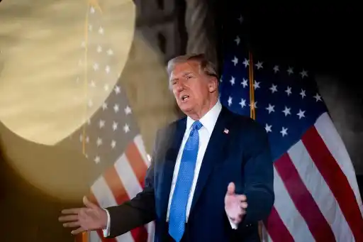 Trump enfila sus BATERÍAS CONTRA MADURO: ni necesita el petróleo VENEZOLANO y aspira regresar a todos los migrantes  (+Videos)