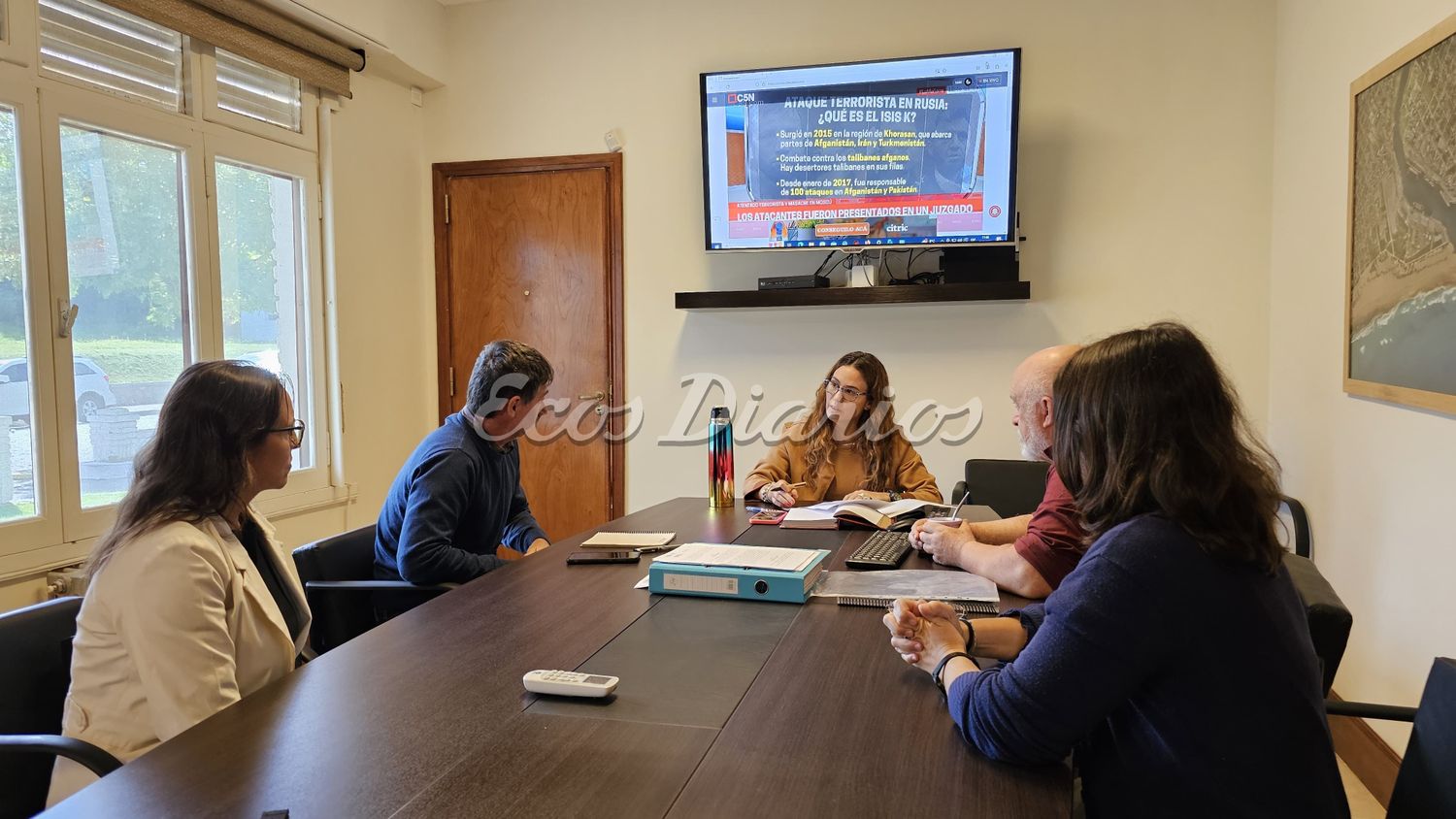 Jimena López, recibió a investigadores de CONICET del Laboratorio de la UNICEN Quequén.
