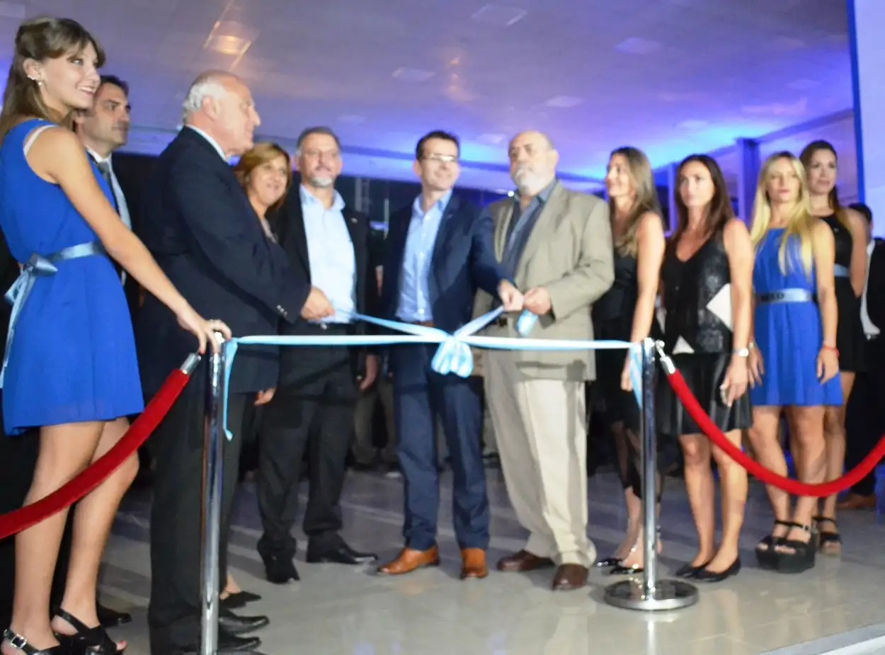 Iveco inauguró en Santo Tomé su nueva planta