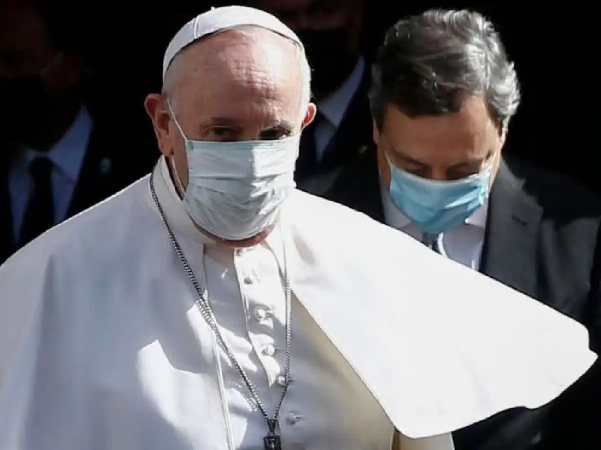 El papa fue operado con éxito de un problema de colon