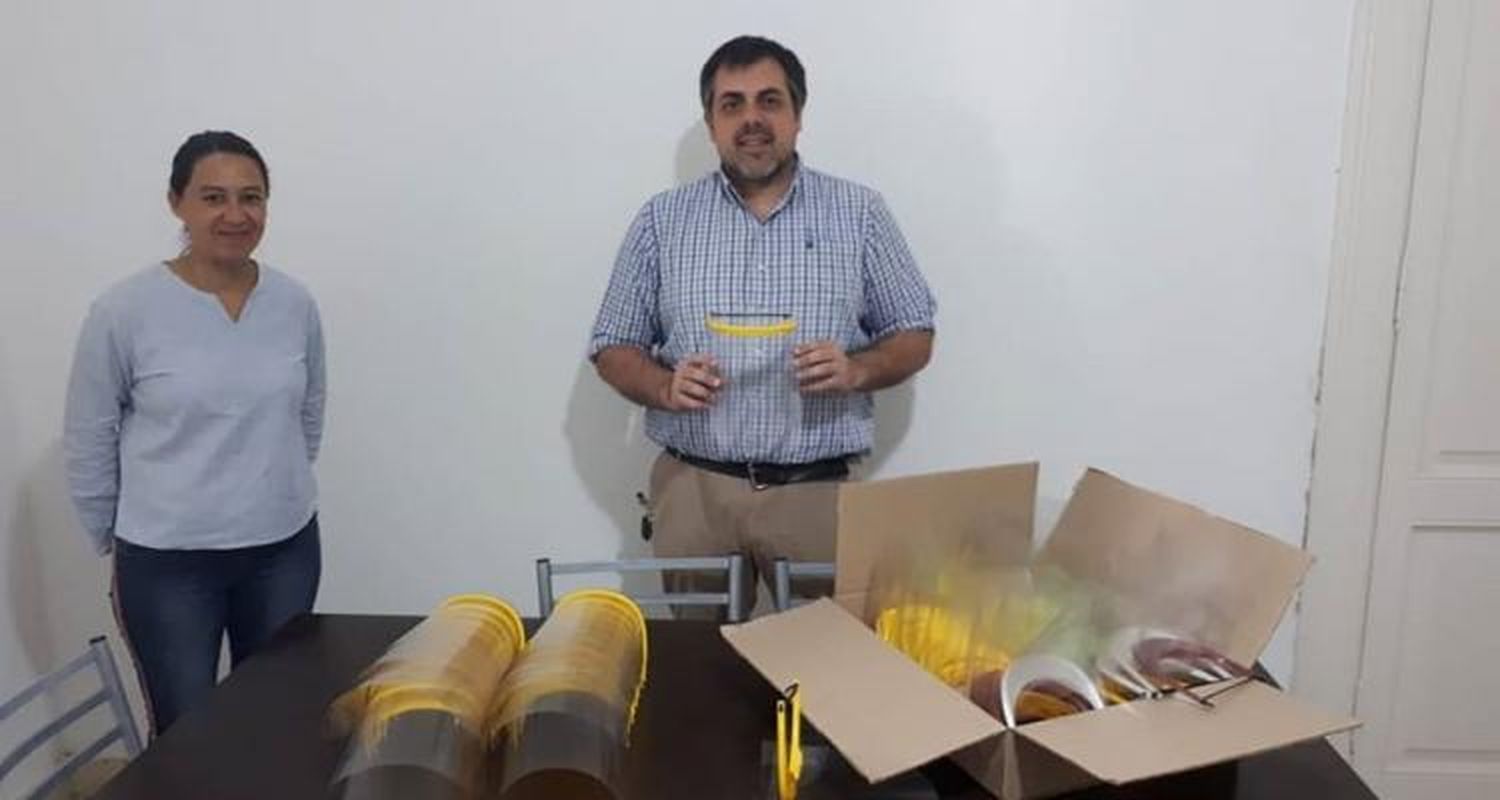 Coronavirus: Las primeras 100 máscaras confeccionadas por vecinos fueron entregadas al municipio
