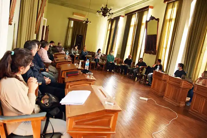 Reunión del comité de crisis para definir protocolos