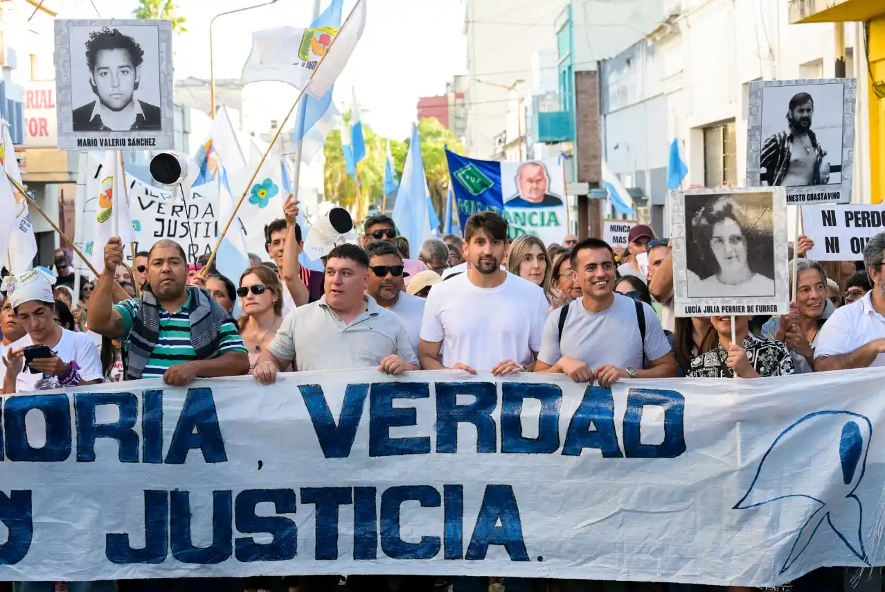 Multitudinaria marcha en Paraná a 50 años del golpe: memoria, verdad y justicia como bandera colectiva