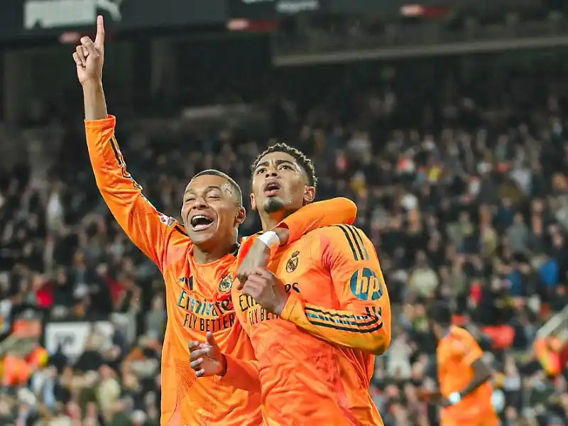 Real Madrid lo ganó con uno menos y es líder