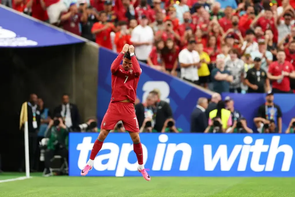 Cristiano Ronaldo hizo historia y lideró la goleada de Portugal sobre Uzbekistán