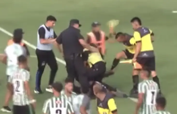 El encuentro entre Germinal e Independiente de San Cayetano debió suspenderse.