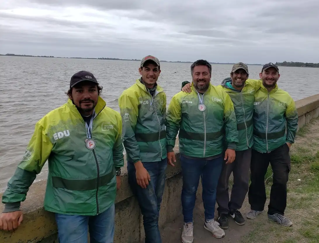 Integrantes del equipo de la Peña Pescadores de Tandil.