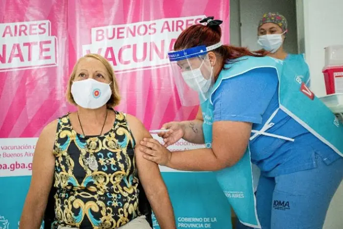 Tercera dosis Covid-19: En diciembre comienza el refuerzo para el personal de salud