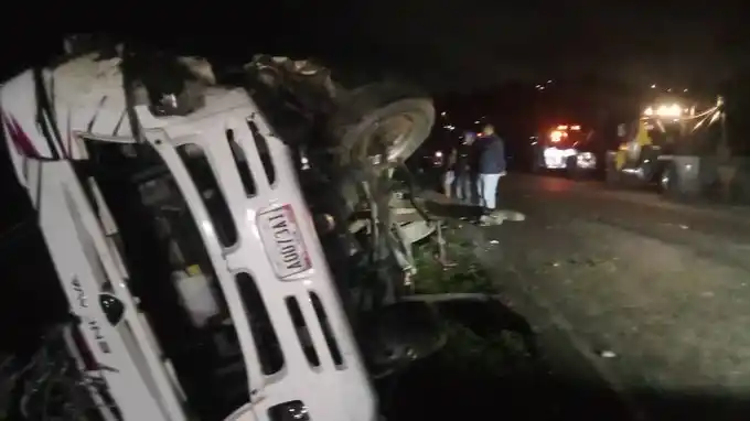 TRAGEDIA en la ARC: accidente de tránsito deja saldo de dos muertos y 21 heridos