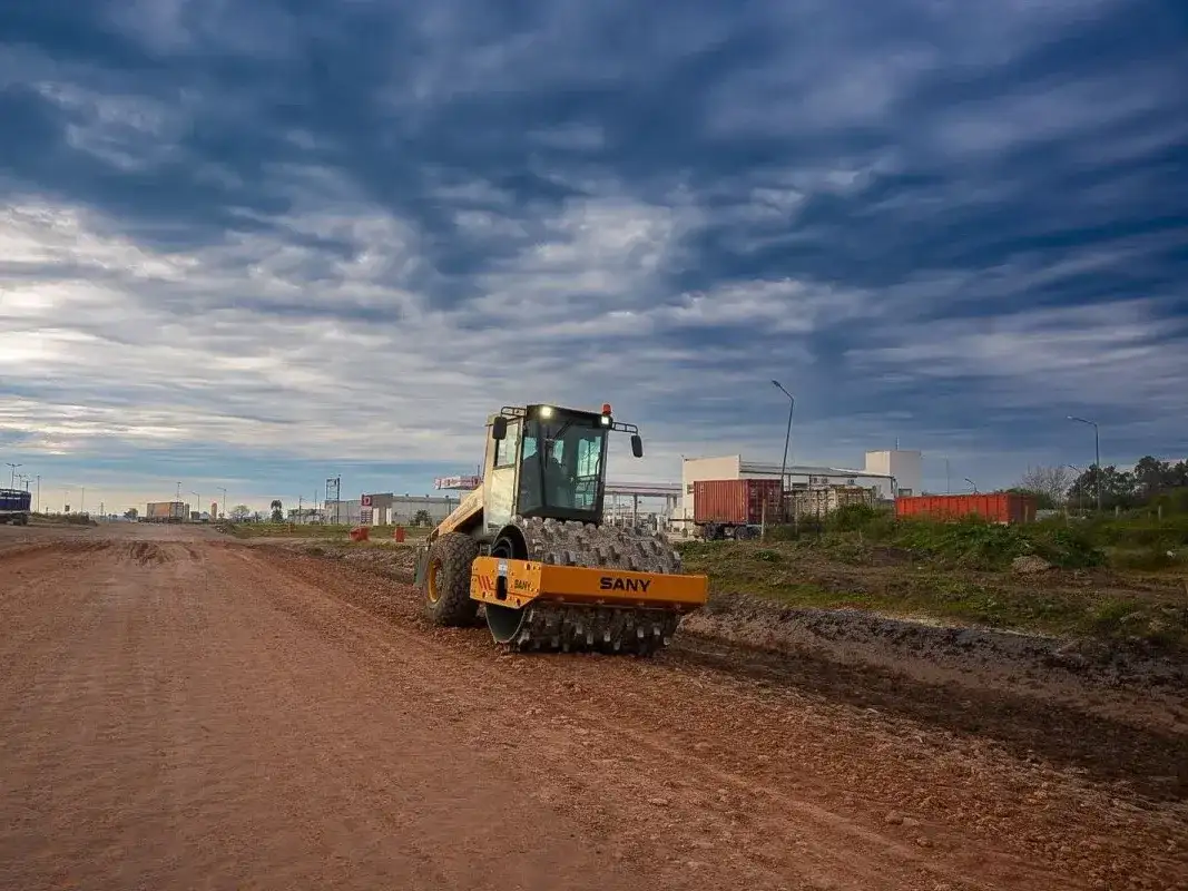 Habilitan un nuevo tramo de la calle 136 con obras de drenaje en la zona norte